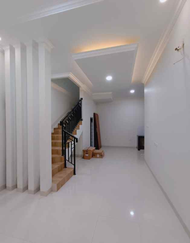 dijual rumah jl pondok aren