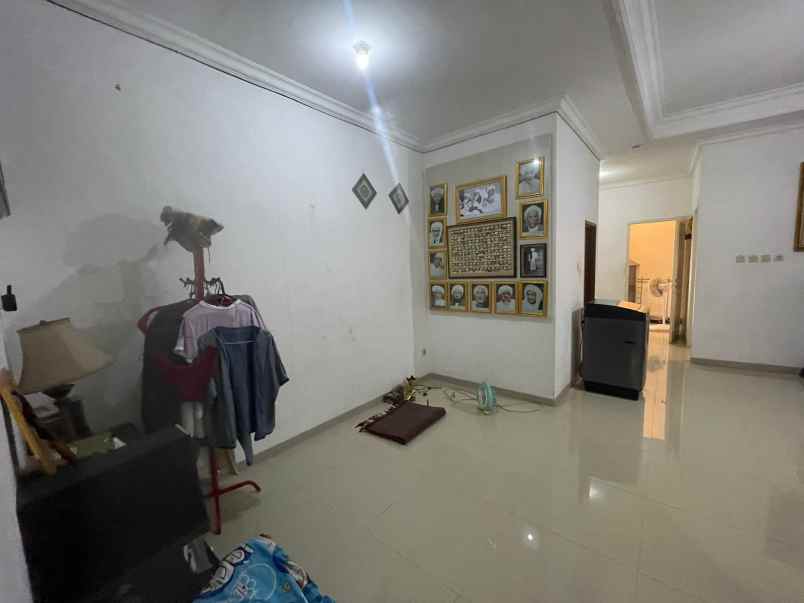 dijual rumah jl pondok kelapa duren