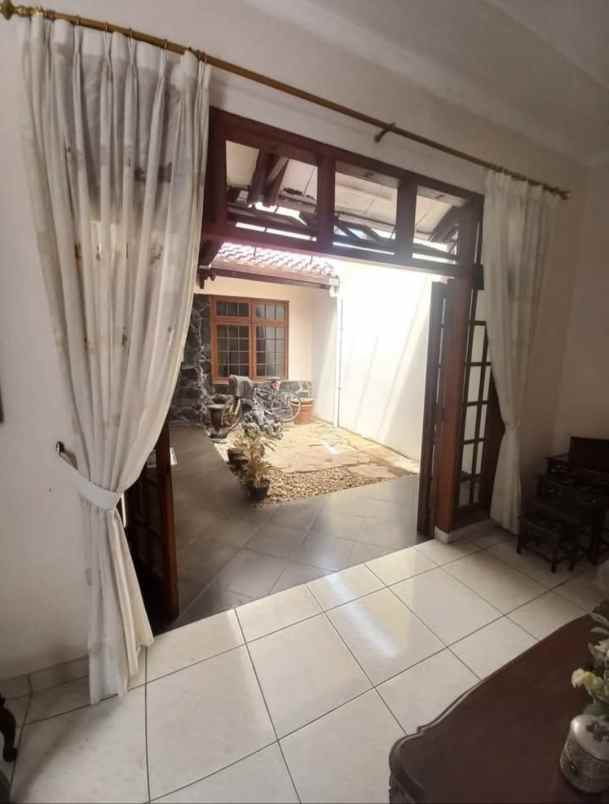 dijual rumah jl pondok kelapa duren