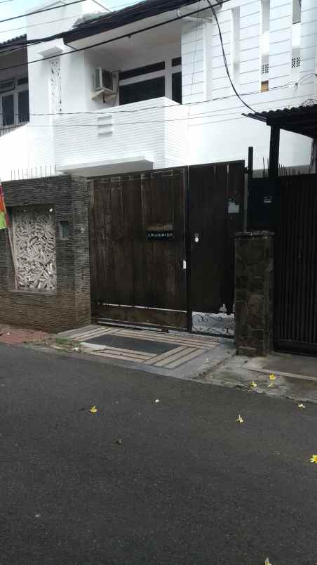 dijual rumah jl praja dalam