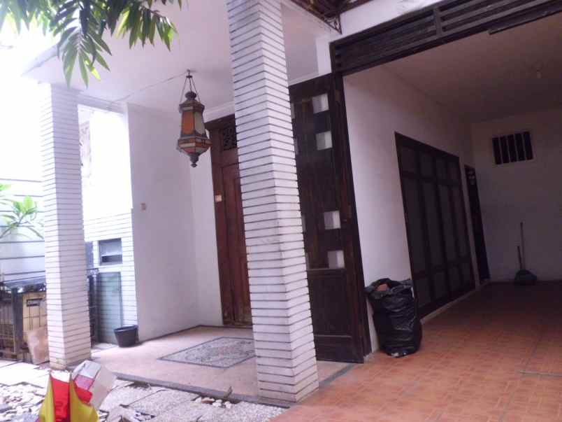 dijual rumah jl praja dalam