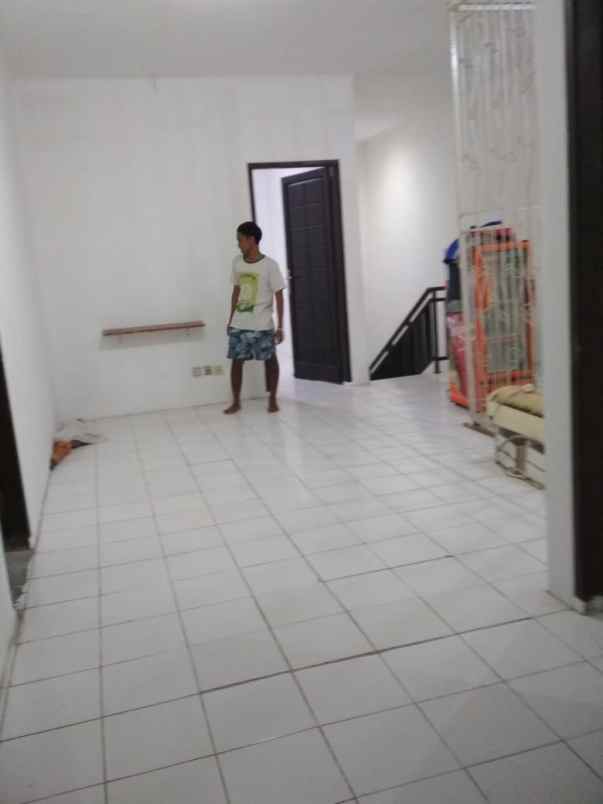 dijual rumah jl praja dalam