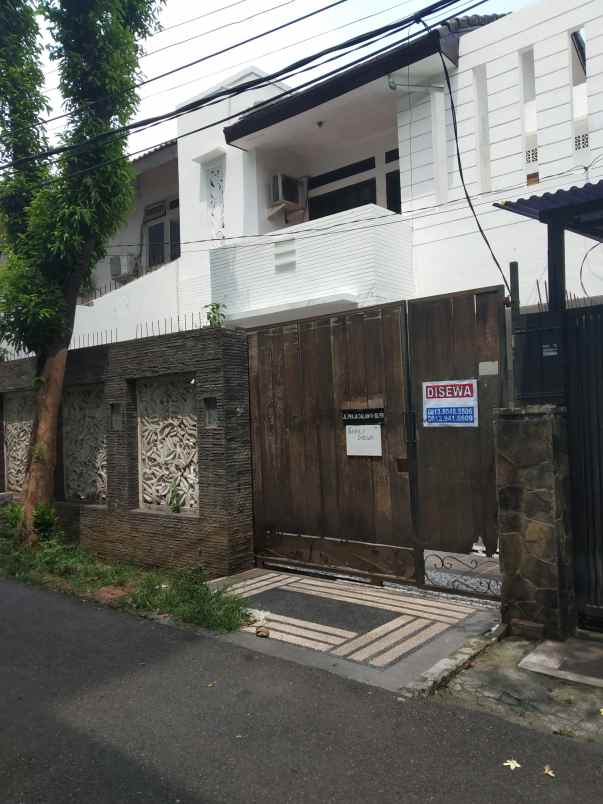 dijual rumah jl praja dalam
