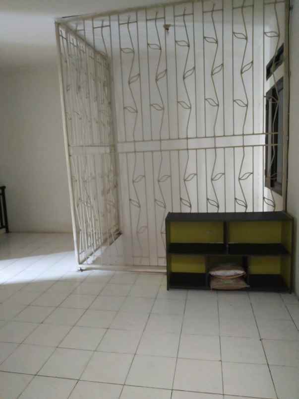 dijual rumah jl praja dalam