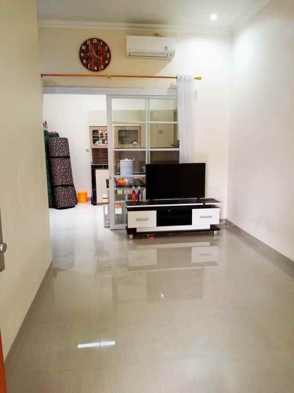 dijual rumah jl puri alam kencana