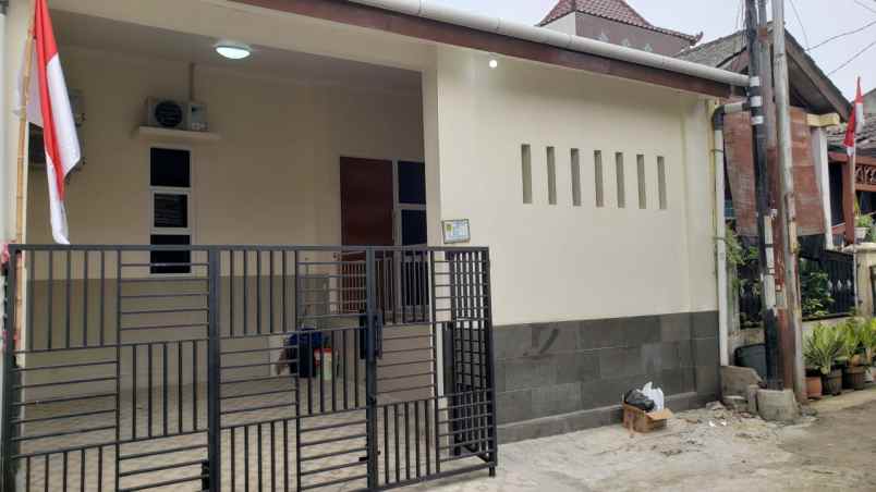 dijual rumah jl puri alam kencana