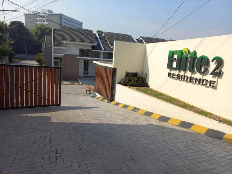 dijual rumah jl raya bojongsari depok