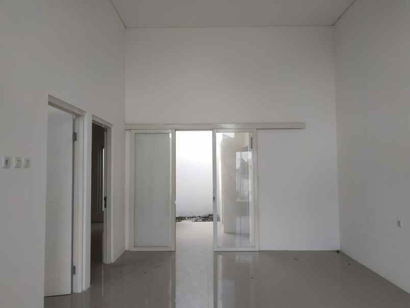 dijual rumah jl raya hulaan menganti gresik