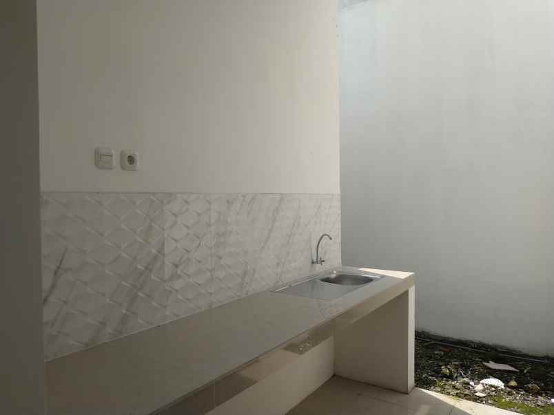 dijual rumah jl raya hulaan menganti gresik