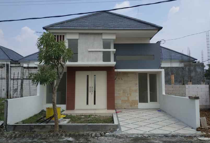 dijual rumah jl raya hulaan menganti gresik