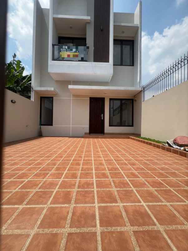 dijual rumah jl raya jatimekar