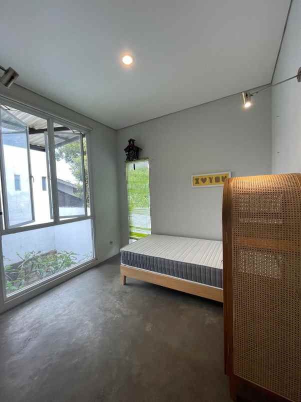 dijual rumah jl sariwangi