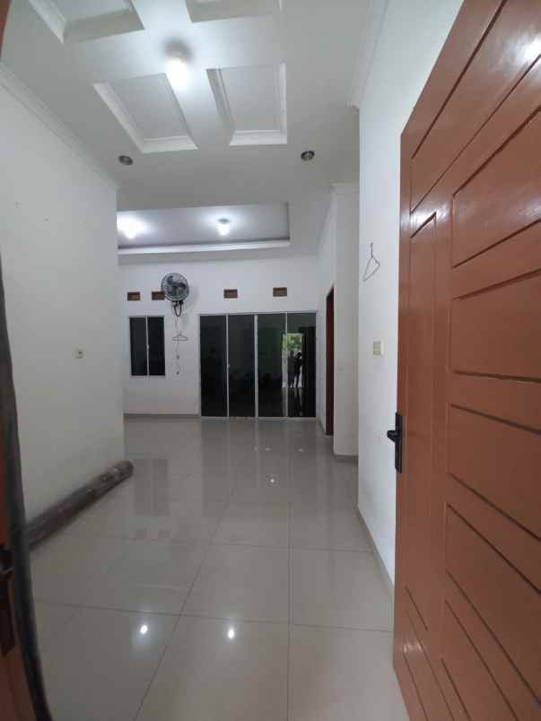 dijual rumah jl suntai