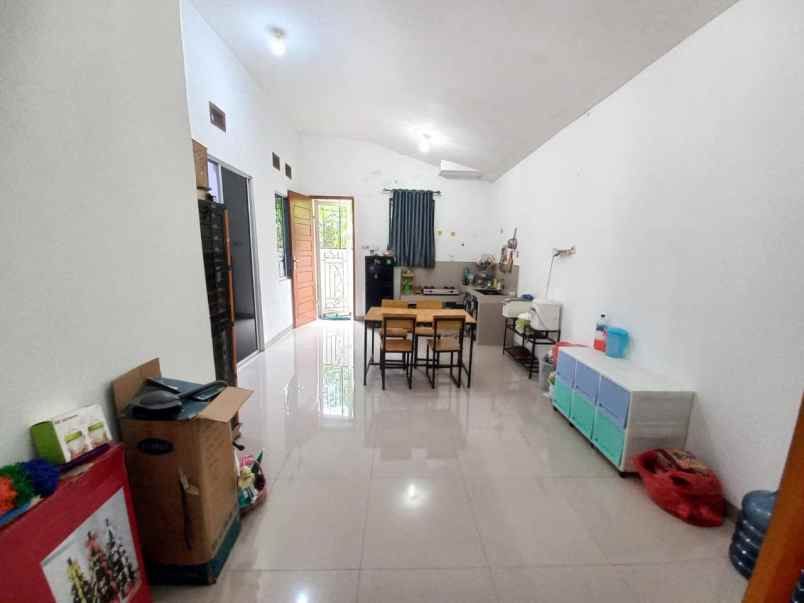 dijual rumah jl suntai