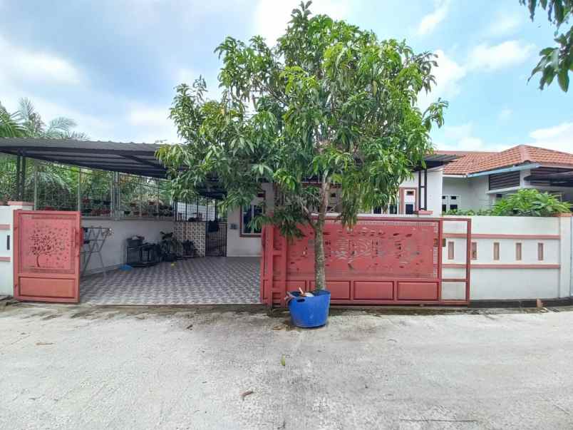 dijual rumah jl suntai