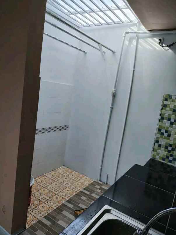 dijual rumah jl wates km 9