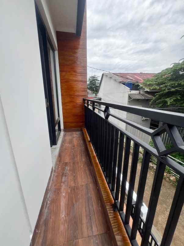 dijual rumah jl wibawa mukti jati asih