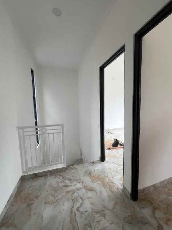 dijual rumah jl wibawa mukti jati asih