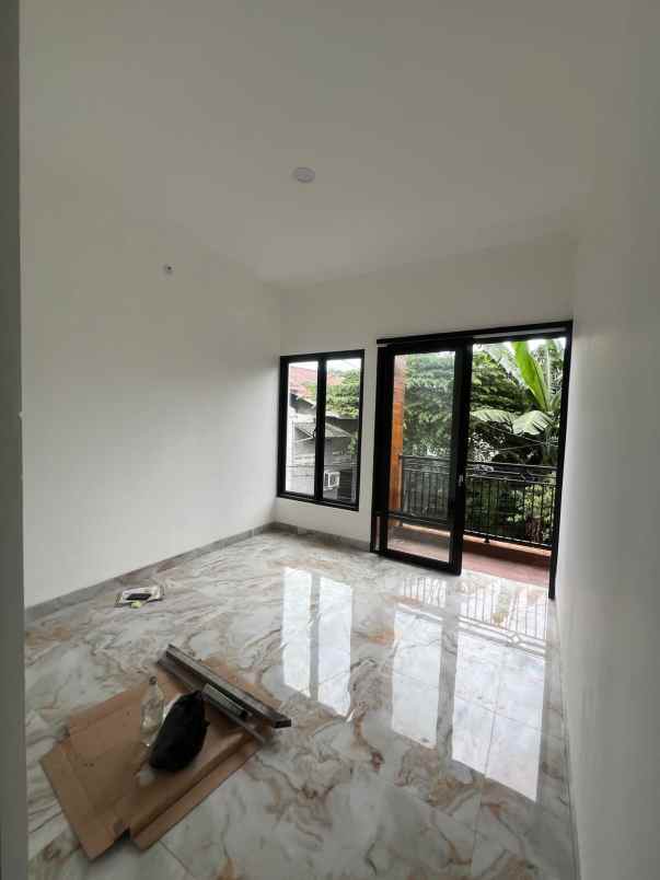 dijual rumah jl wibawa mukti jati asih