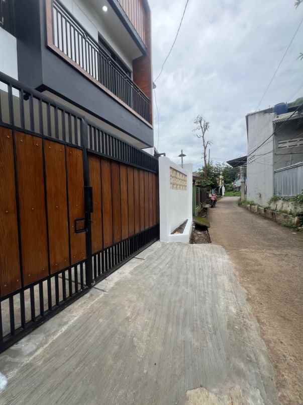dijual rumah jl wibawa mukti jati asih