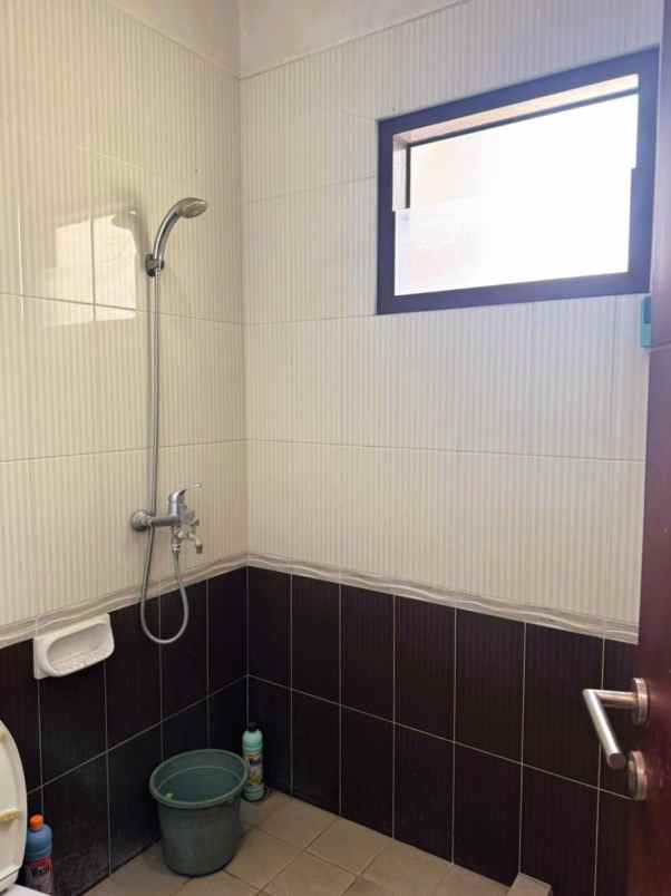 dijual rumah jln raya kebayoran lama