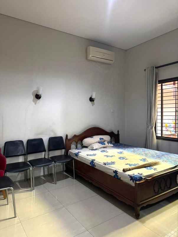 dijual rumah jln raya kebayoran lama