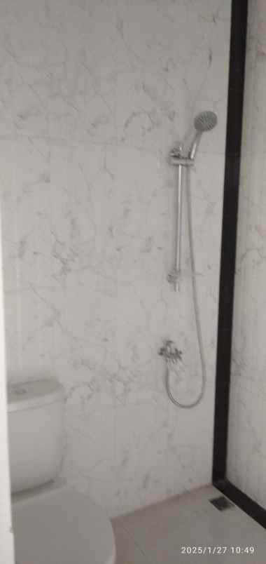 dijual rumah jln surya raya jakasetia