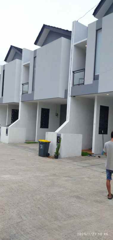 dijual rumah jln surya raya jakasetia