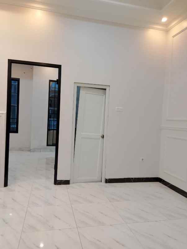 dijual rumah jln tabroni