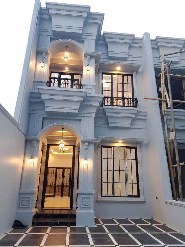 dijual rumah jln tabroni