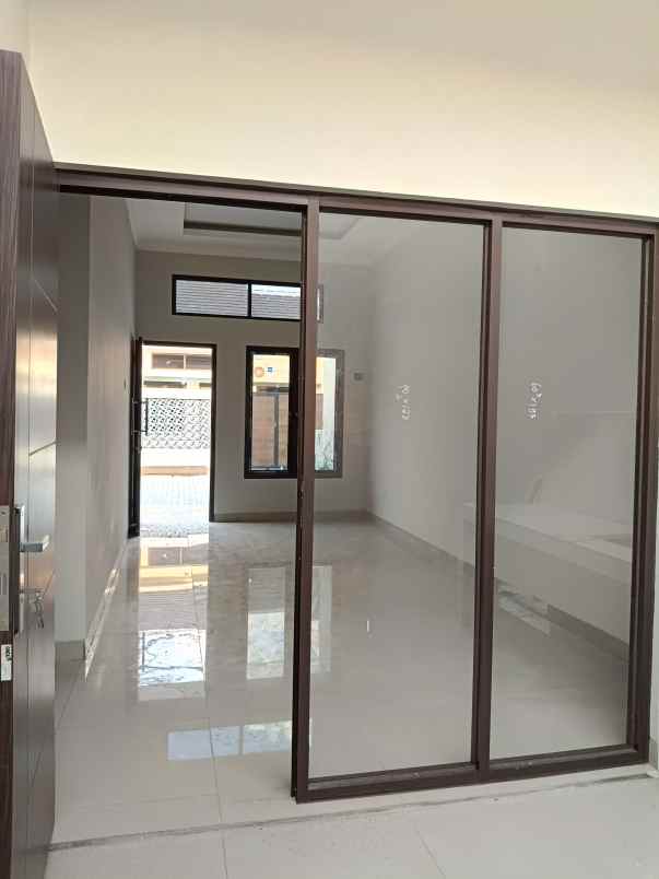 dijual rumah jln tabroni