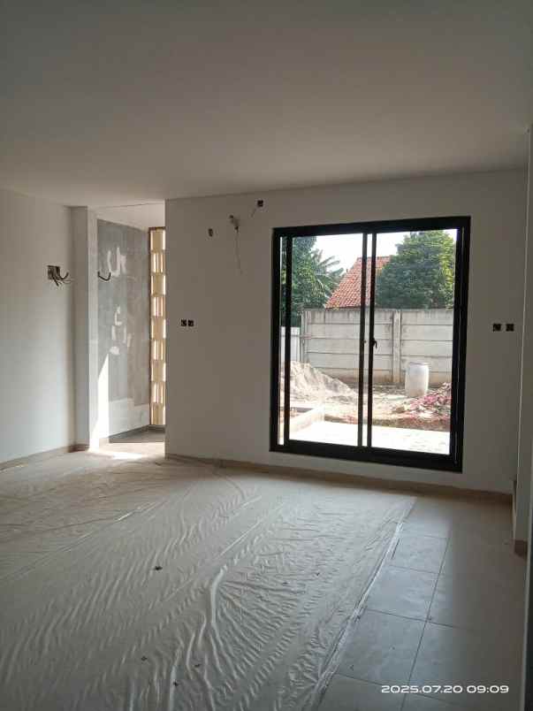 dijual rumah joglo kembangan