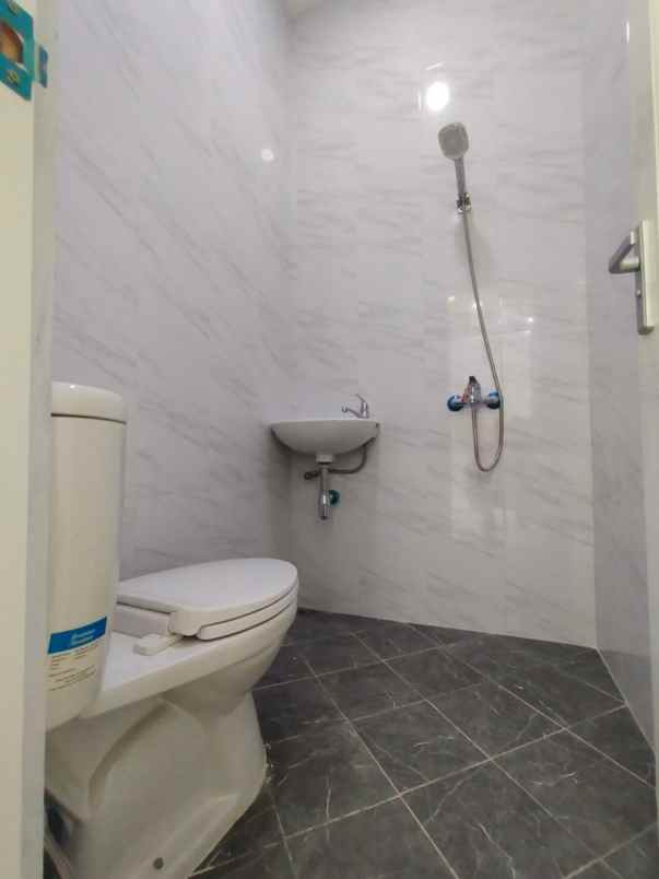 dijual rumah kalimulya cilodong depok