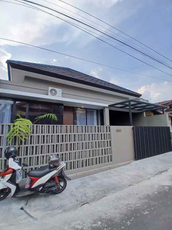 dijual rumah kaliurang km 14