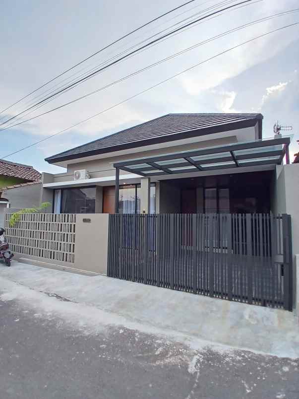 dijual rumah kaliurang km 14