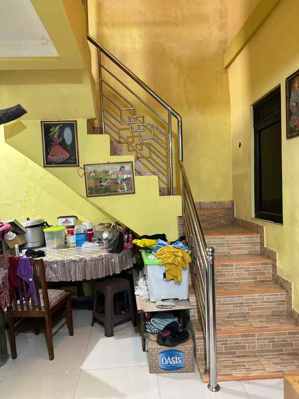 dijual rumah kampung tengah