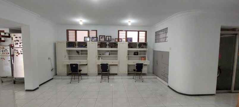 dijual rumah karang asem