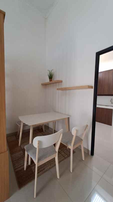 dijual rumah karang satria