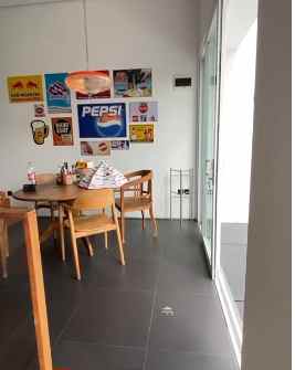 dijual rumah kayu putih