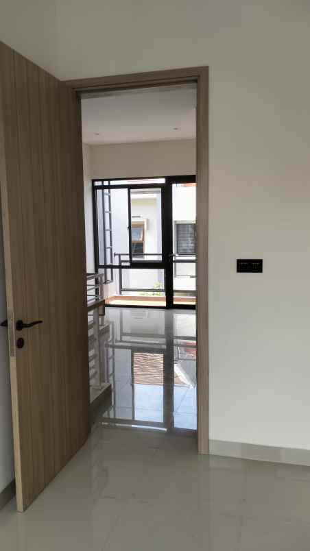 dijual rumah kel sukamiskin arcamanik