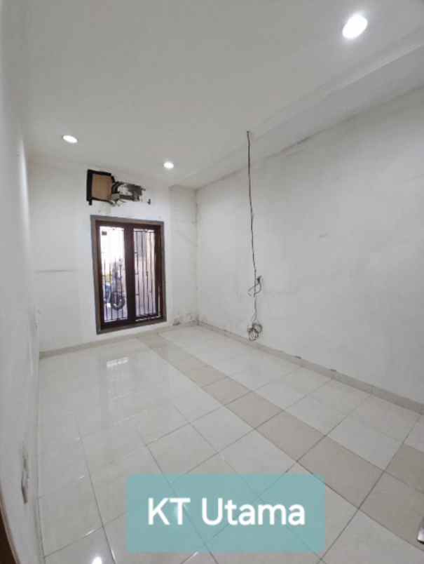 dijual rumah kelapa gading