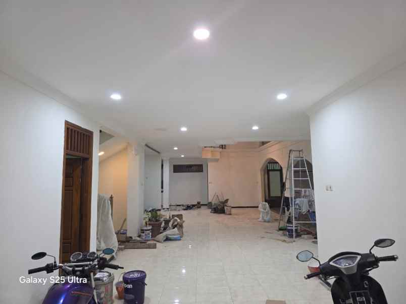 dijual rumah ketintang baru