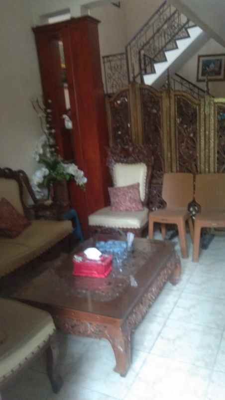 dijual rumah ketintang madya