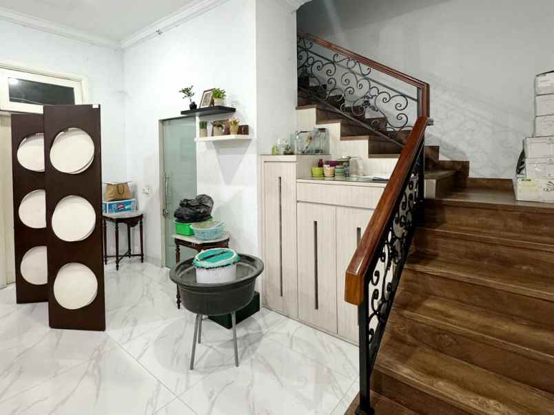 dijual rumah komp citraland gama city