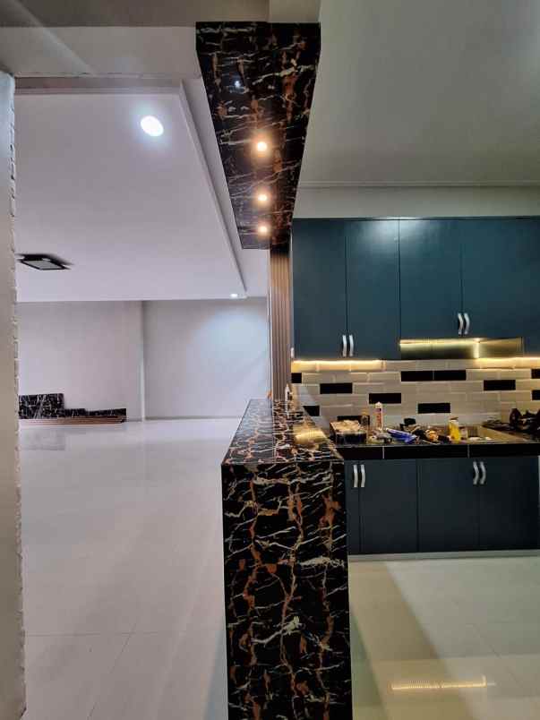 dijual rumah komp puri budi asri