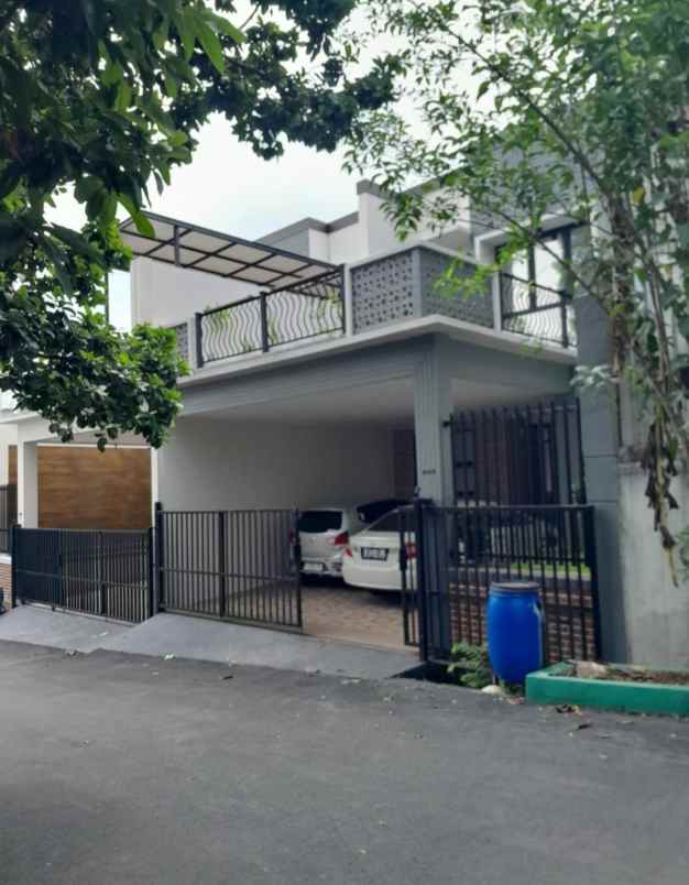 dijual rumah komp puri budi asri