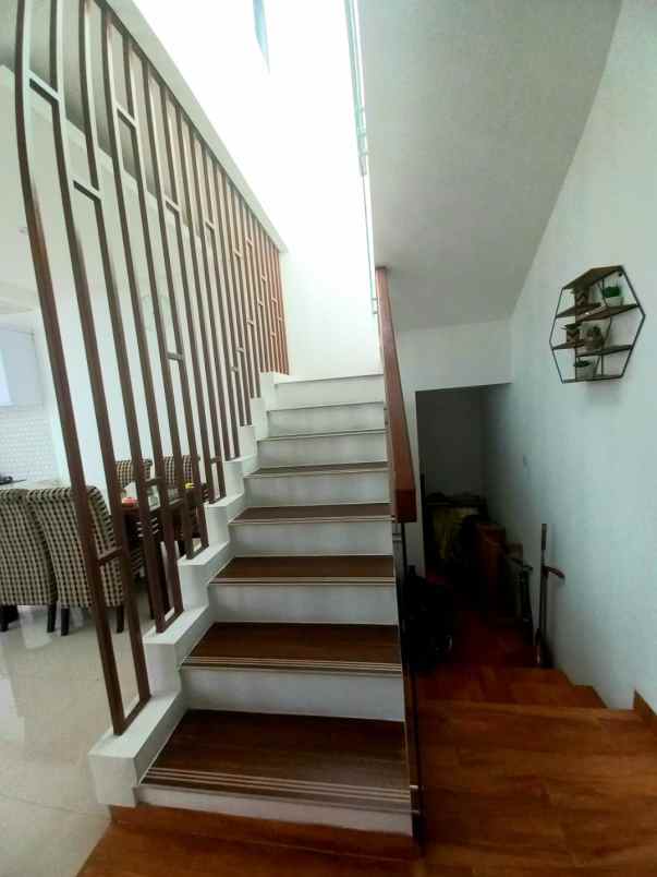 dijual rumah komplek abadi pondok bambu