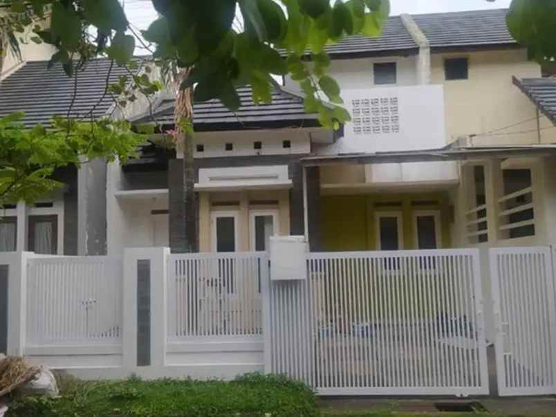 dijual rumah komplek buahbatu regency