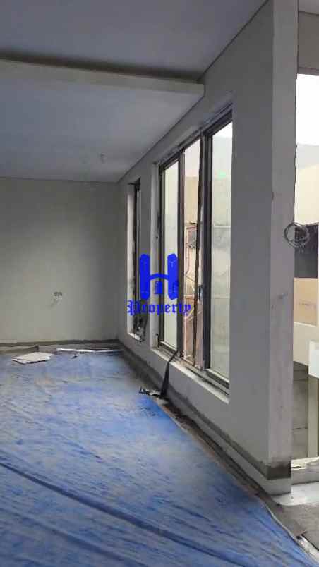 dijual rumah komplek citraland gama
