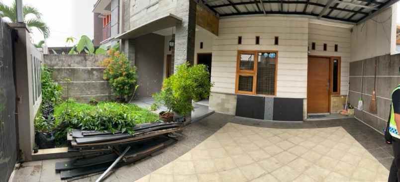 dijual rumah komplek kiarasari asri